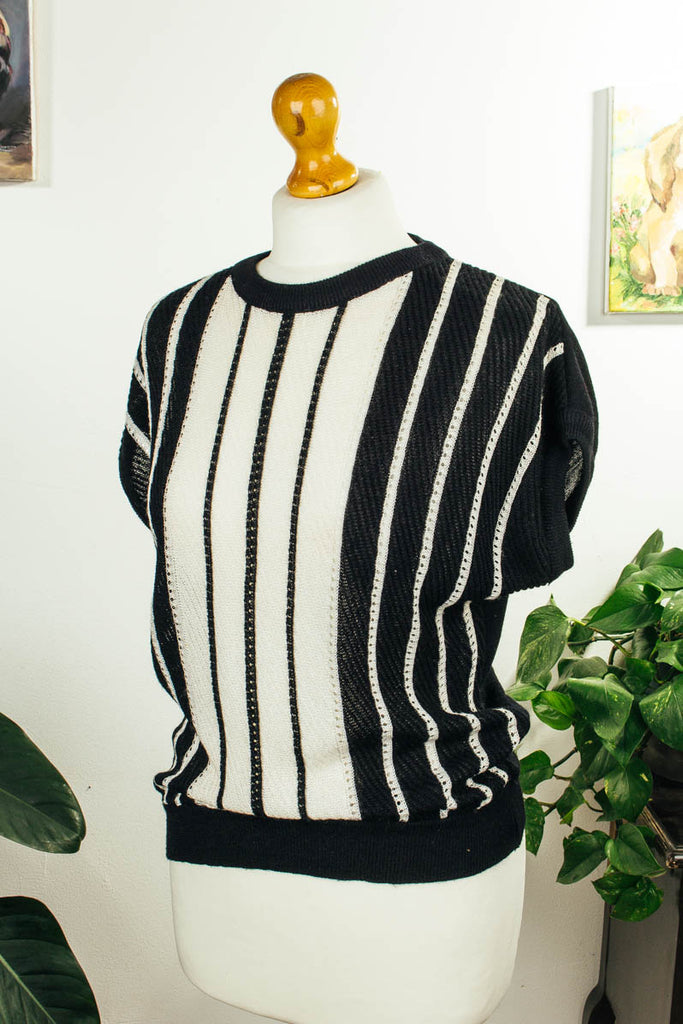 80er Sommerpullover schwarz-weiß 80er Frau M 40-42 schwarz vintageberlin.de