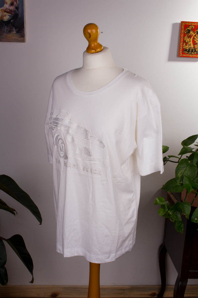 90er T-Shirt weiß bestickt Auto 80er 90er Disco Frau M 40-42 S 36-38 weiß vintageberlin.de