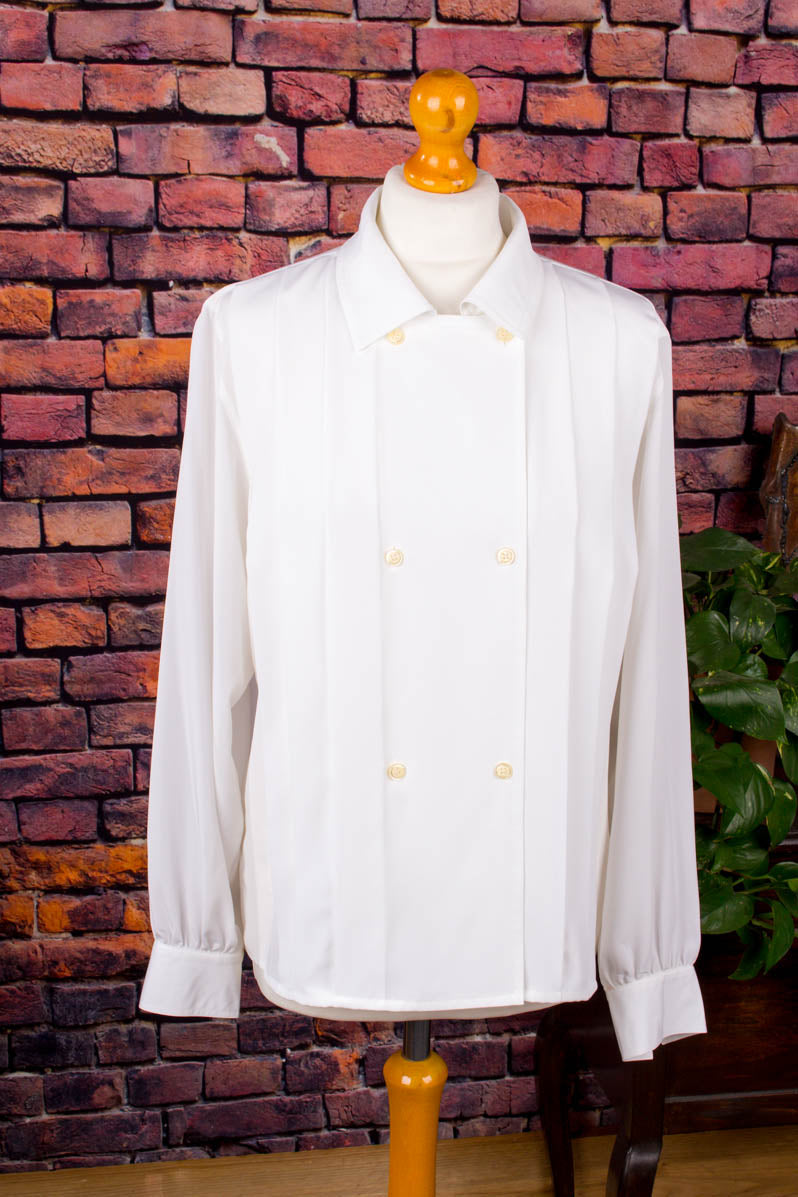 weiße Faltenbluse elegant