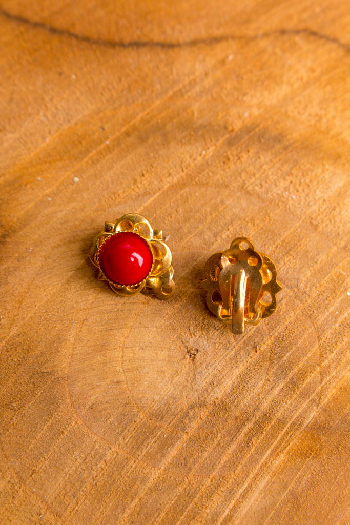 kleine 60s Ohrclips rot gold floral 50er 60er 70er Abendmode Accessoires Disco gold Ohrschmuck real-disco real-rockabilly Rockabilly rot Schlager Schmuck Sekretärin Special vintageberlin.de