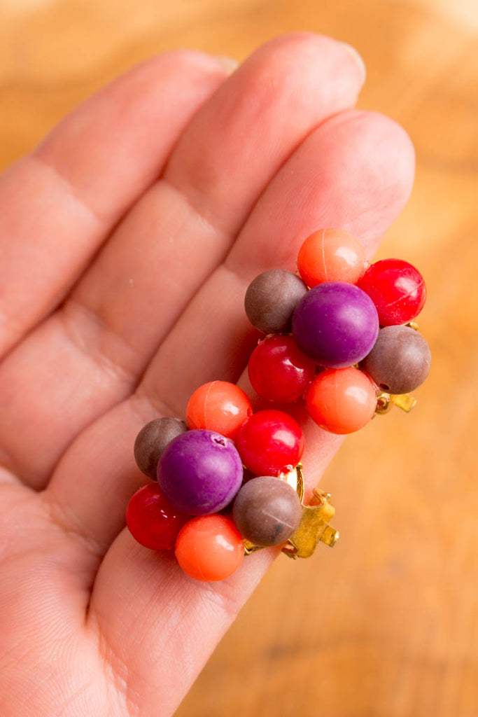 Vintage Ohrclips bunte Perlen 50er 60er 70er Abendmode Accessoires bunt Disco Ohrschmuck real-disco real-rockabilly Rockabilly Schlager Schmuck Sekretärin Special vintageberlin.de