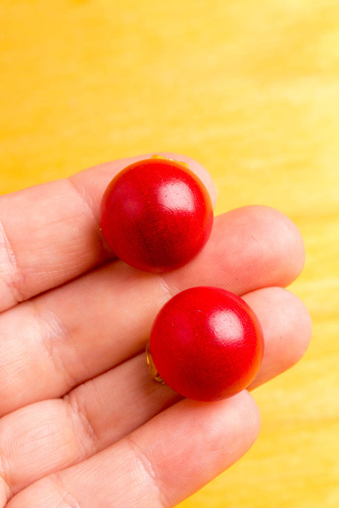 Vintage Ohr Clips rot Holz 70er 80er 90er Accessoires Boho Disco Ohrschmuck Rockabilly rot Schmuck Sekretärin vintageberlin.de