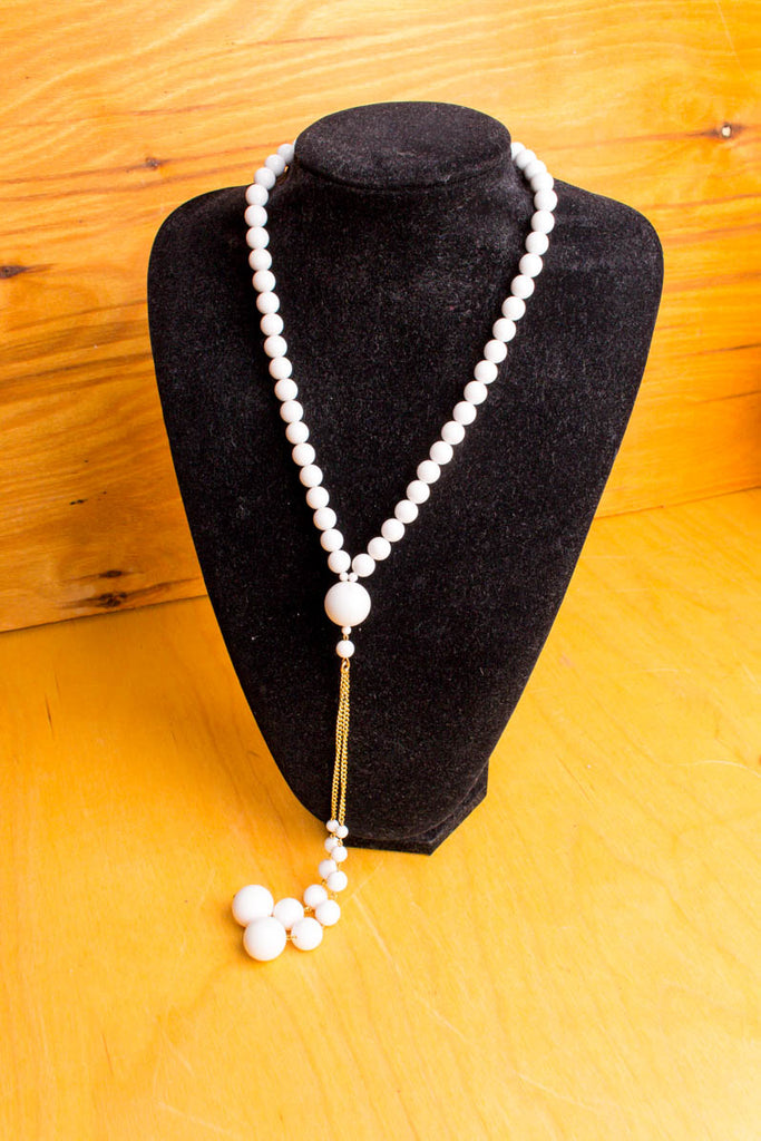 Vintage Halskette weiß Perlen Default Title 60er 70er Abendmode Accessoires Boho Disco Halsschmuck Hochzeit real-schlager Schlager Schmuck Special Unisize weiß vintageberlin.de