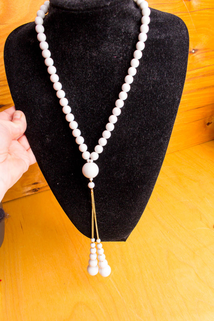Vintage Halskette weiß Perlen 60er 70er Abendmode Accessoires Boho Disco Halsschmuck Hochzeit real-schlager Schlager Schmuck Special Unisize weiß vintageberlin.de