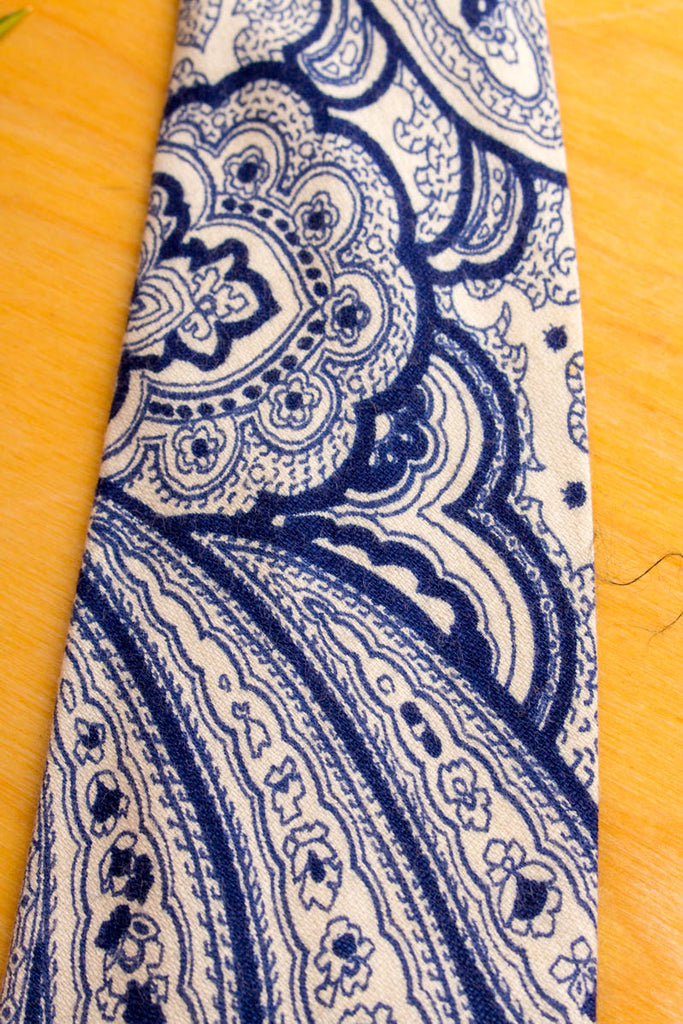60s Krawatte blau weiß Paisley 60er 70er Accessoires blau bunt Dandy Disco Hippie Krawatte Rockabilly Schlager Special weiß vintageberlin.de
