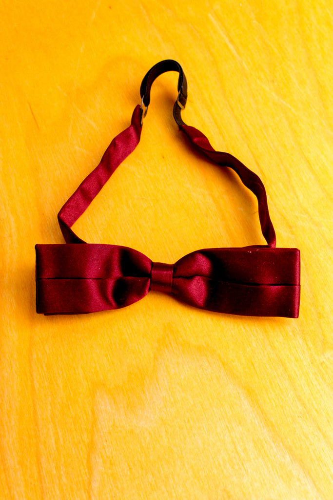 kleine Fliege dunkel weinrot Satin Default Title 90er Accessoires braun Dandy Disco Hochzeit Krawatte Rockabilly rot Unisize vintageberlin.de