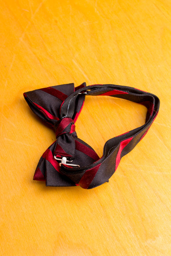 Vintage Fliege schwarz-rot Streifen 90er Abendmode Accessoires bunt Dandy Disco Krawatte rot schwarz Unisize vintageberlin.de