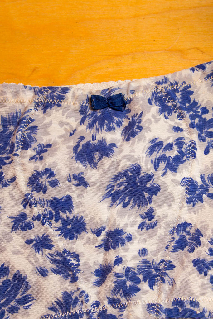 Sexy Miederrock blau weiß 60er blau Frau M 40-42 Rockabilly S 36-38 Sekretärin Special weiß vintageberlin.de