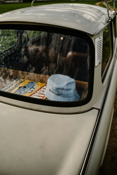Ostalgie Vintage Kleidung im DDR Retro Stil