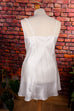 Sexy Negligee weiß Satin Disco Frau L 44-46 Rockabilly weiß vintageberlin.de