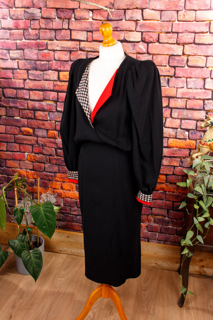 Designer Power Dress Seide Default Title 80er 90er Abendmode Designer Frau M 40-42 schwarz Special vintageberlin.de