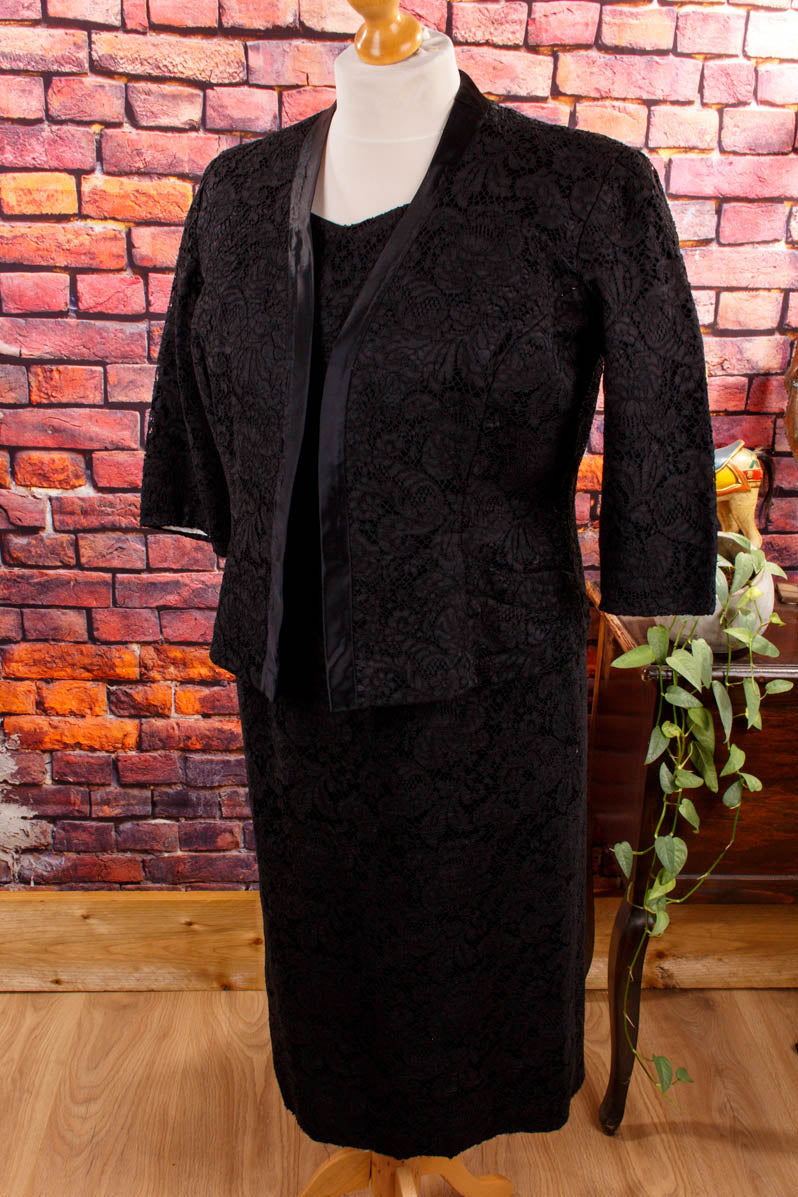 Spitze Abendkleid schwarz + Jacke