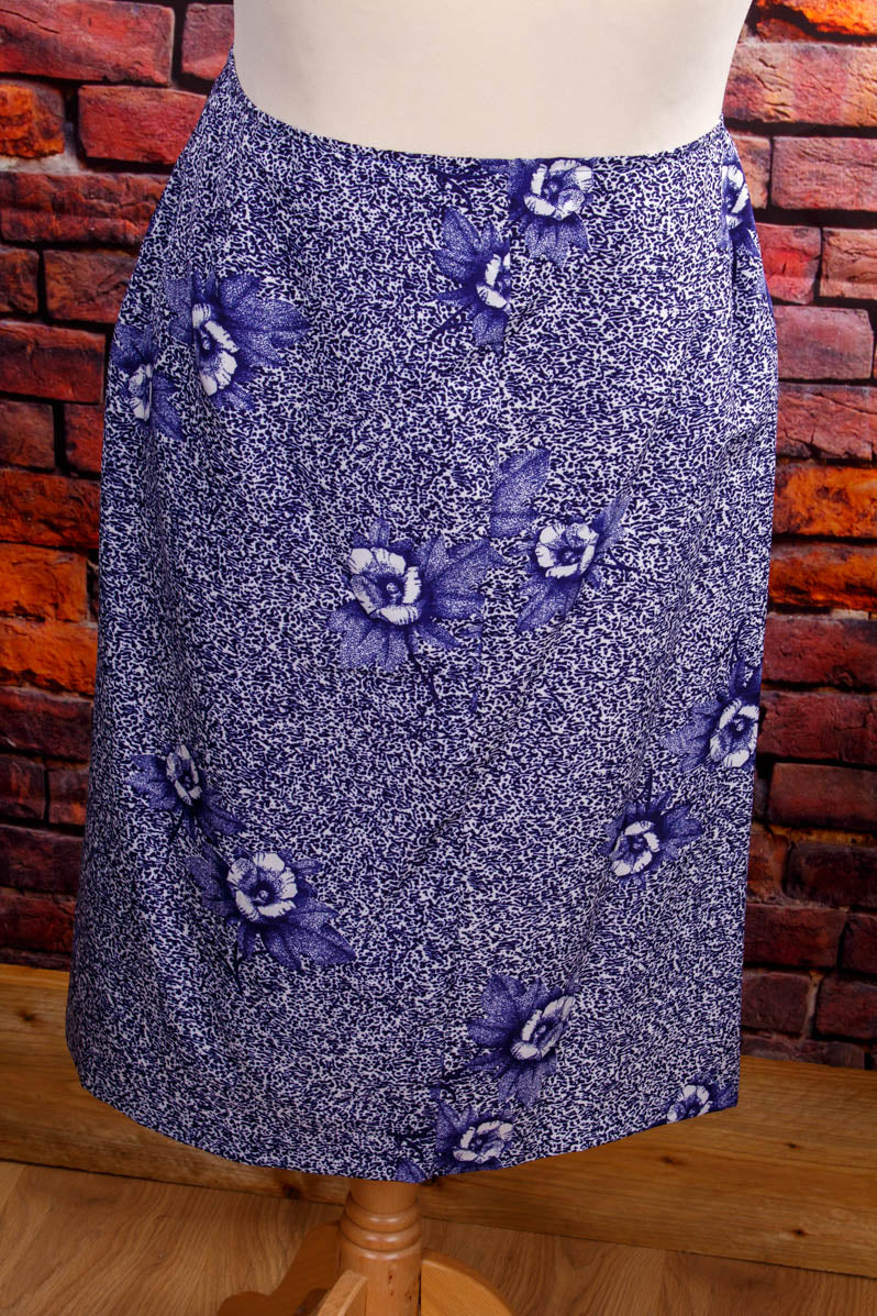 Bleistiftrock blau weiß Blumen