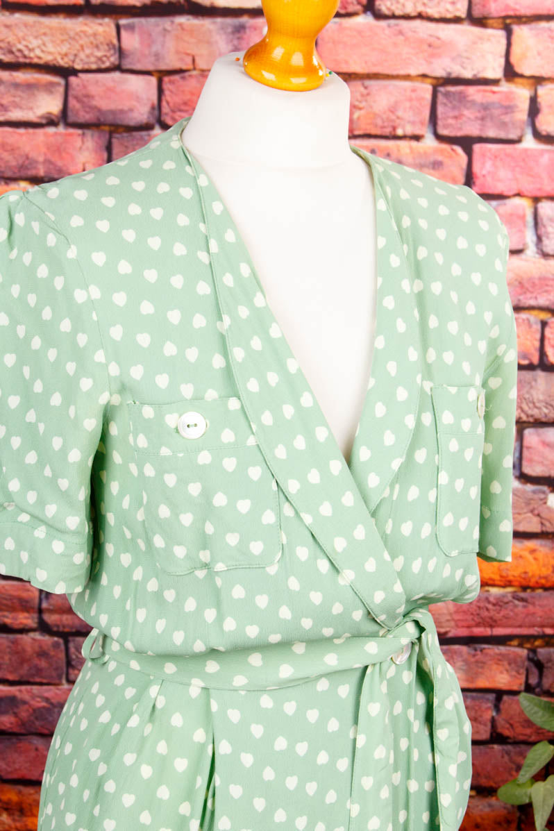 Viskosekleid pastell grün Herzen