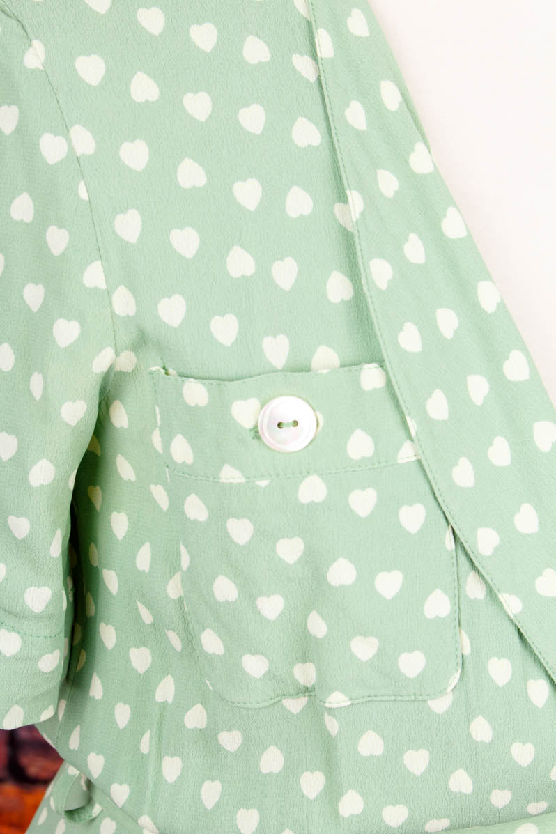 Viskosekleid pastell grün Herzen