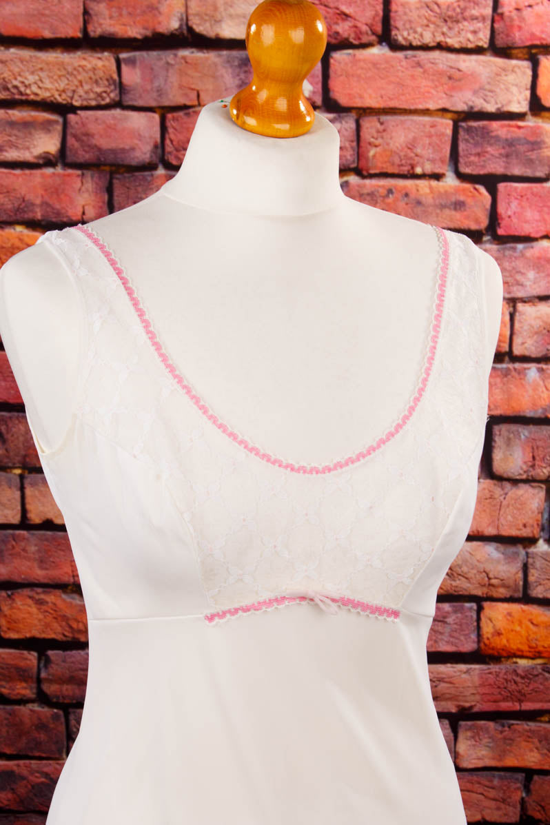weißes Unterkleid Triumph