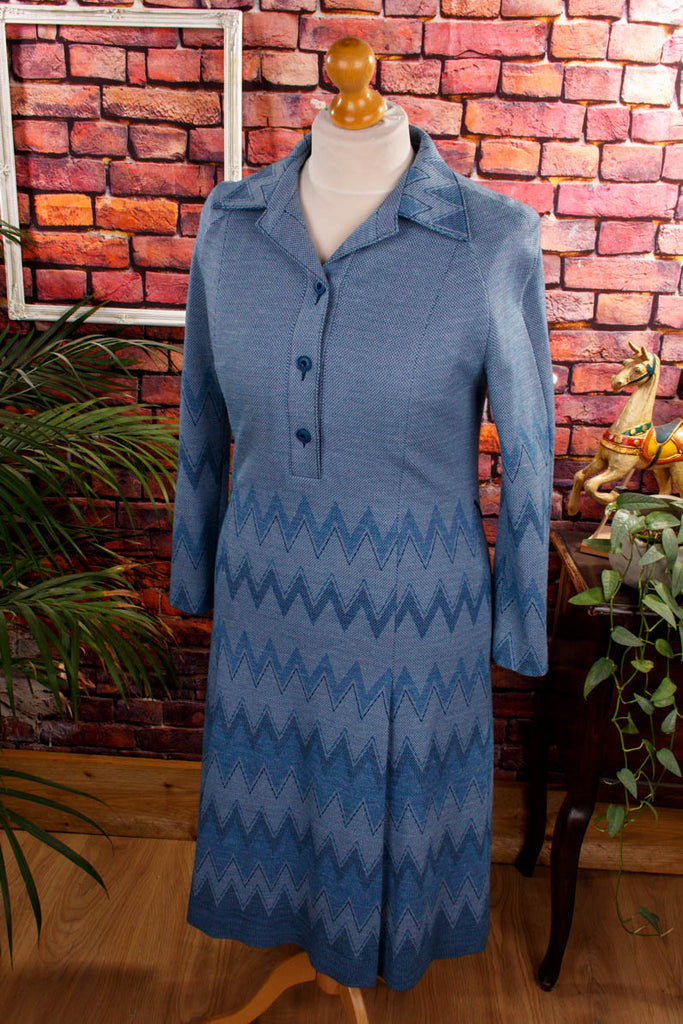 Schlagerkleid blau Zickzack Default Title 70er blau Disco Frau L 44-46 Rockabilly Schlager Special vintageberlin.de