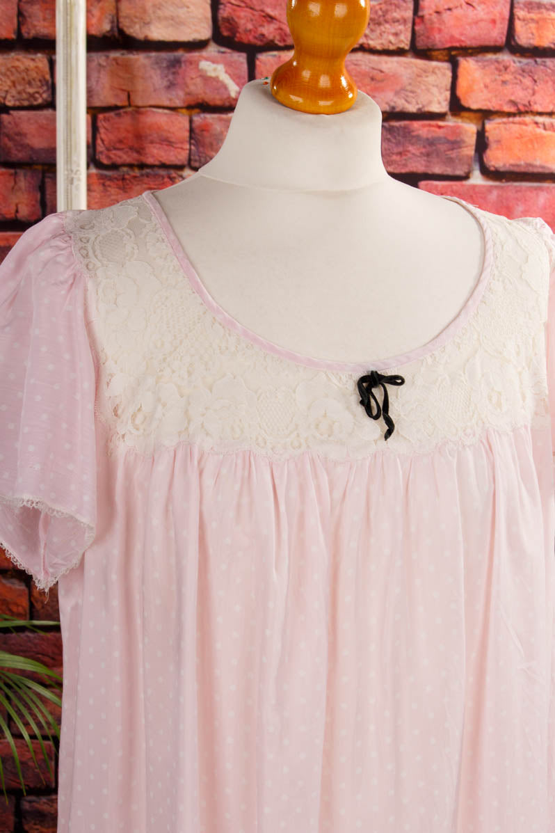 Nachtkleid rosa Punkte