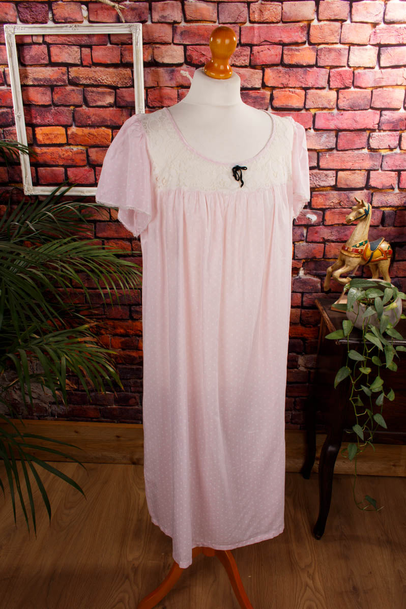 Nachtkleid rosa Punkte