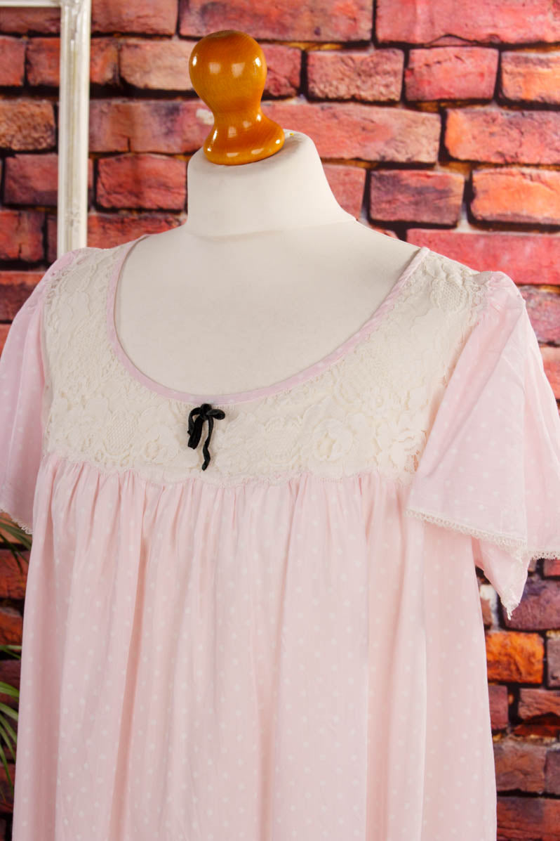 Nachtkleid rosa Punkte