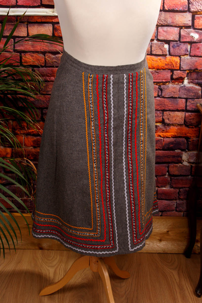 Vintage Wollrock mit Borte