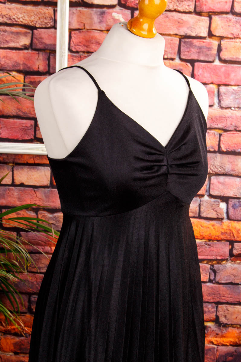 70er Abendkleid schwarz Plissee