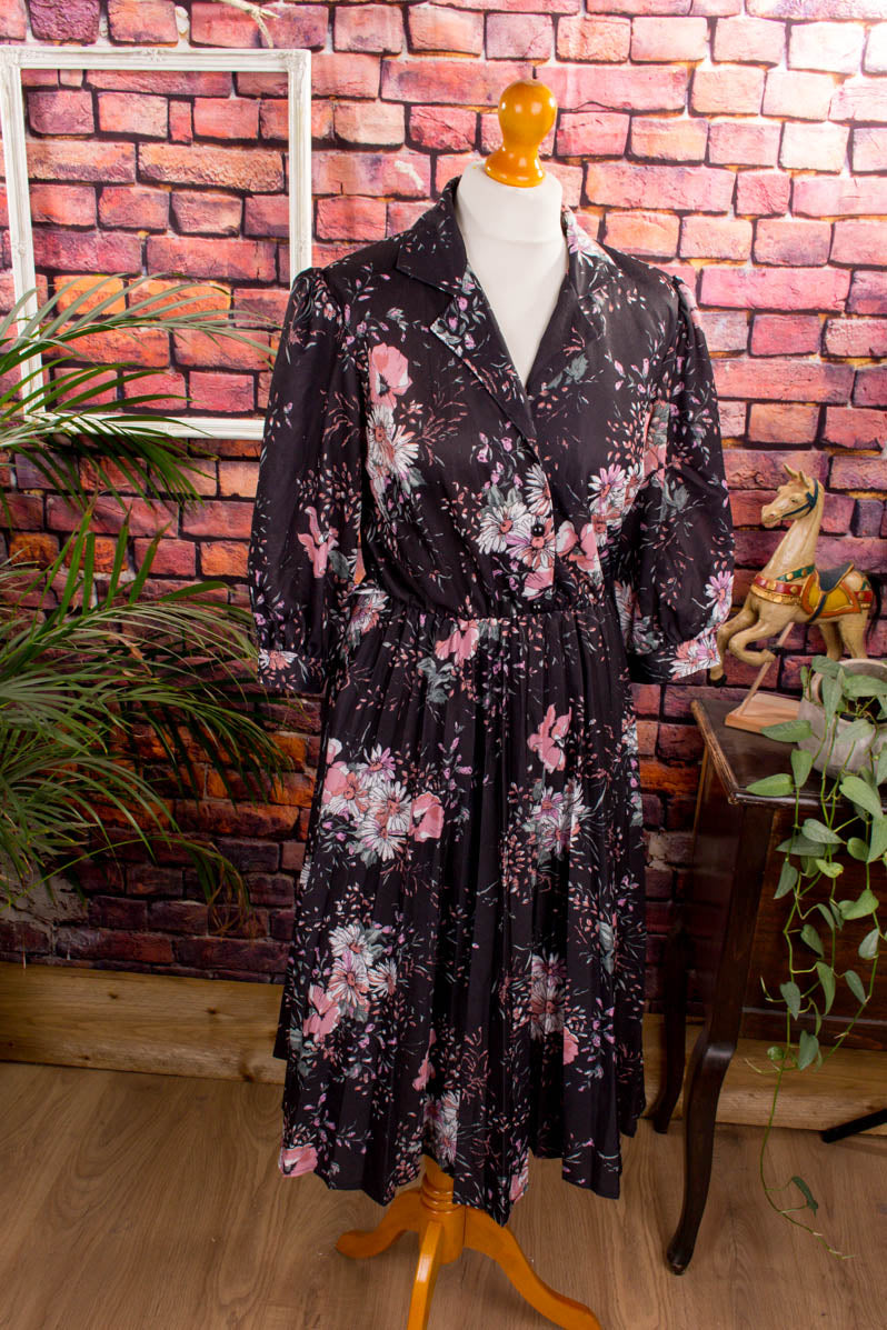 Plisseekleid schwarz bunt Blumen