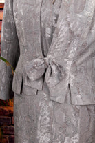 elegantes Brokat Kostüm silber