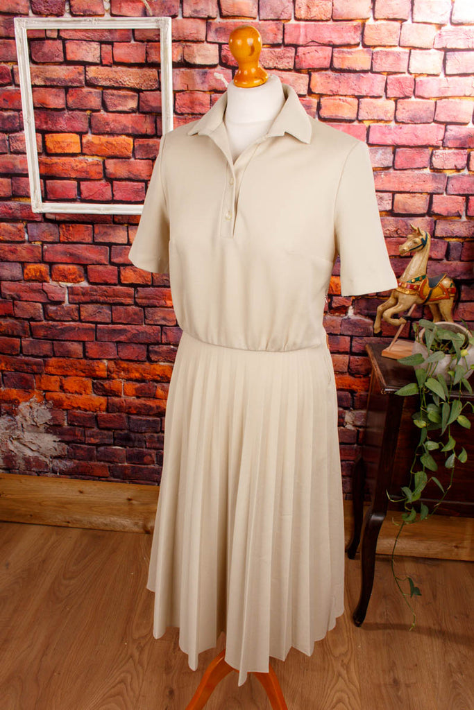 Vintage Plisseekleid beige Default Title 60er 70er beige Disco Frau M 40-42 S 36-38 Schlager Special vintageberlin.de