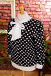 Punktebluse schwarz weiß Schluppenkragen 80er Frau M 40-42 Rockabilly S 36-38 schwarz Special vintageberlin.de