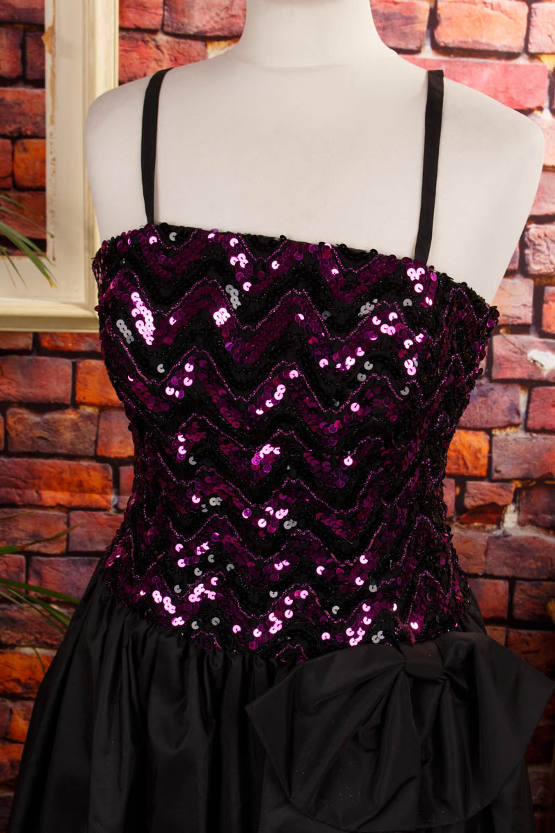 Partykleid schwarz lila Pailletten