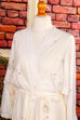 Morgenmantel weiß Blumen 70er 80er Boho Frau L 44-46 M 40-42 real-boho Rockabilly Special vintageberlin.de