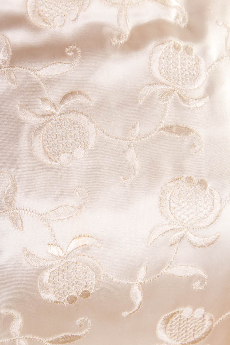 Satin Brautkleid mit Schleppe