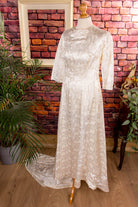 Satin Brautkleid mit Schleppe