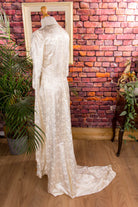 Satin Brautkleid mit Schleppe