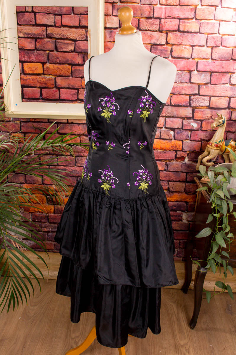 Cocktailkleid schwarz Veilchen