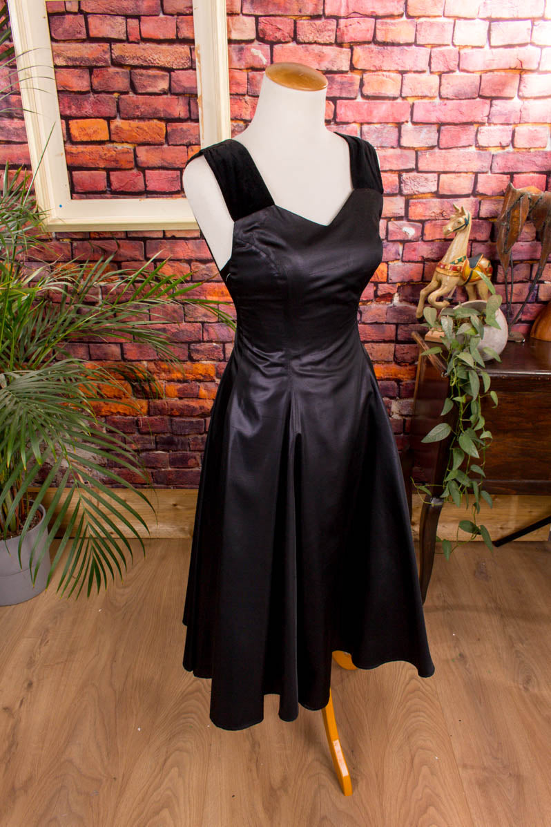 Tanzkleid schwarz Schimmer