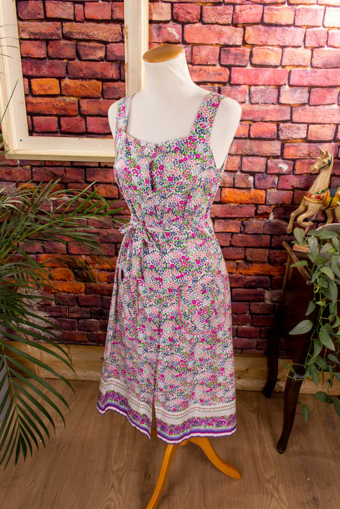 Rockabella Schürzenkleid bunt 70er bunt Frau M 40-42 Rockabilly rosa S 36-38 Special vintageberlin.de