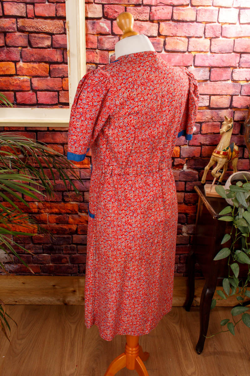 40s Schürzenkleid rot Muster