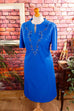 Etuikleid blau bestickt 70er blau Disco Frau real-disco real-rockabilly Rockabilly Schlager Sekretärin Special XL 48-50 vintageberlin.de