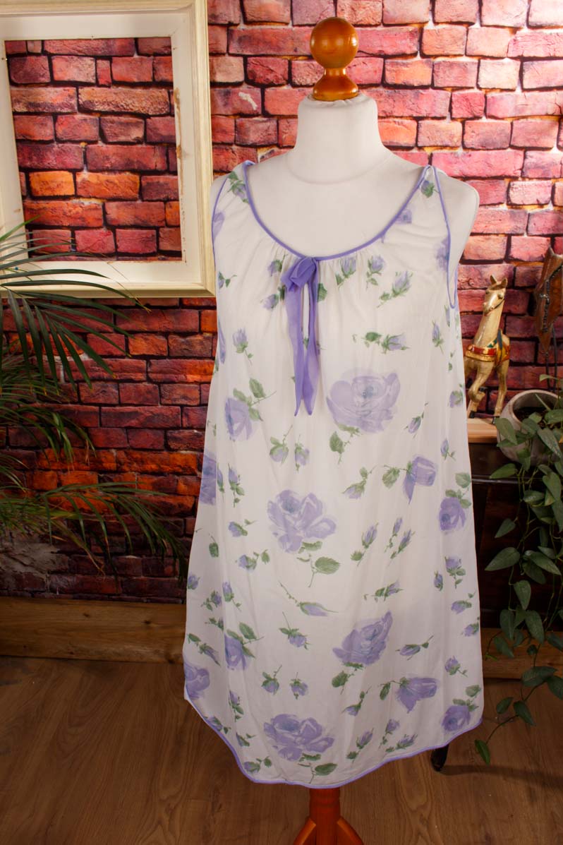 Vintage Nachtkleid flieder Blumen