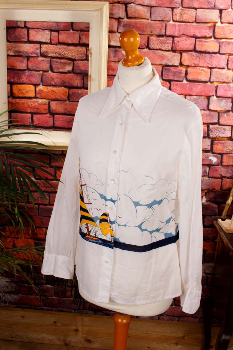 Vintage Bluse weiß Segelmuster