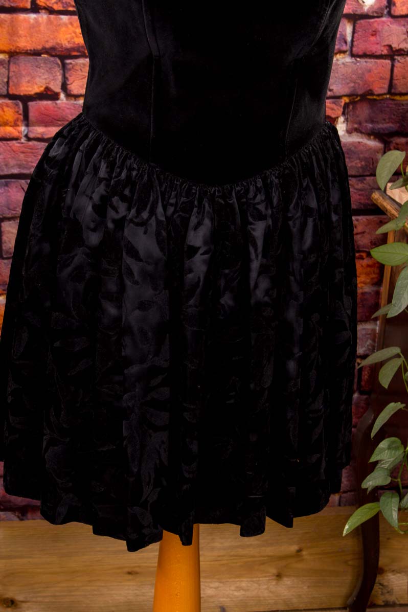 Sexy Minikleid schwarz Samt