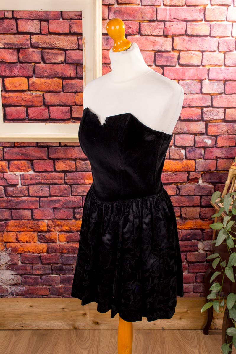 Sexy Minikleid schwarz Samt