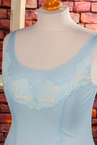 Unterkleid hellblau Spitze