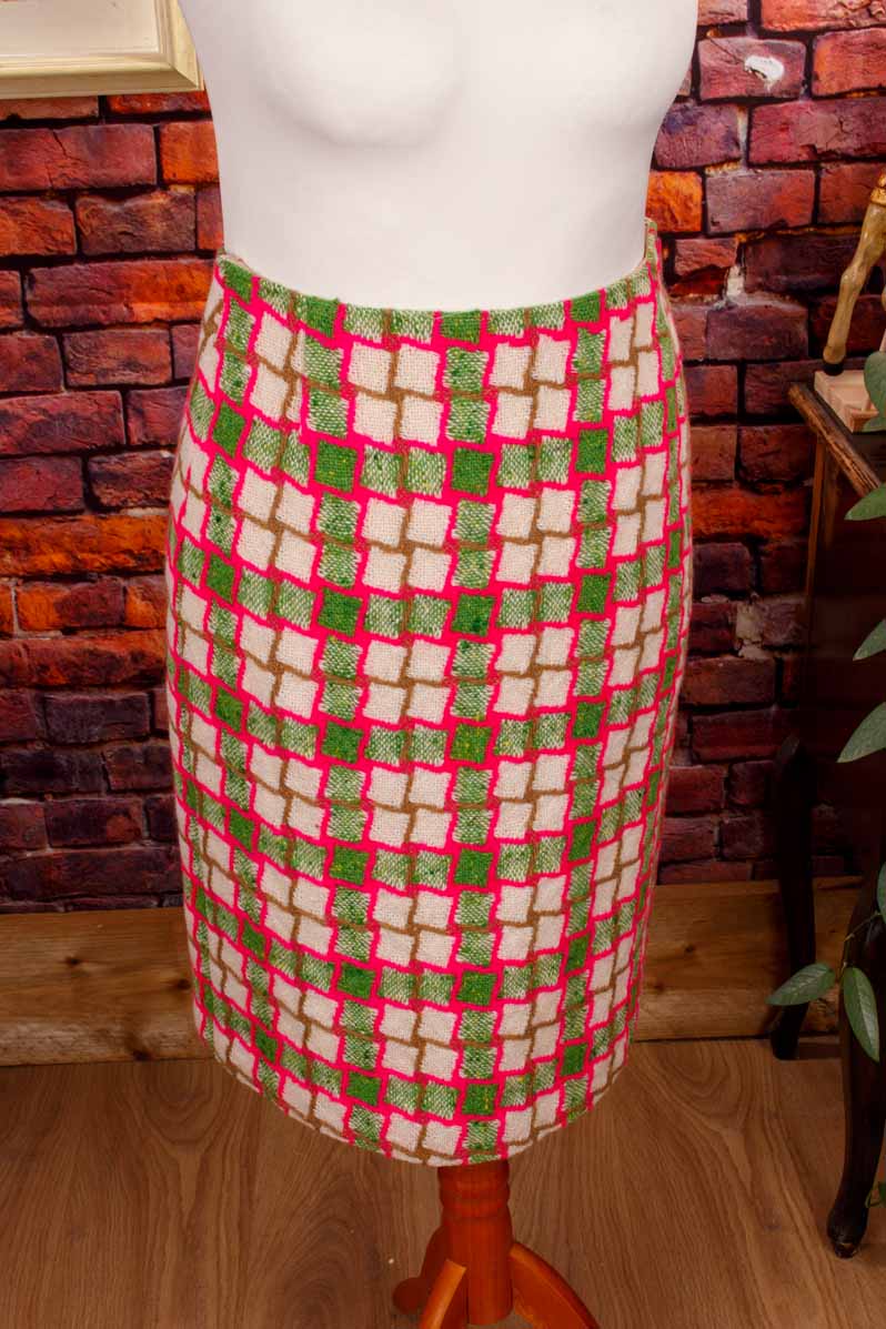 Vintage Tweed Rock neon