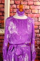 zartes Seidenkleid lila Muster