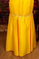 extravagantes Abendkleid gelb Perlen