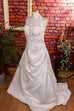 Neckholder Brautkleid mit Schleppe