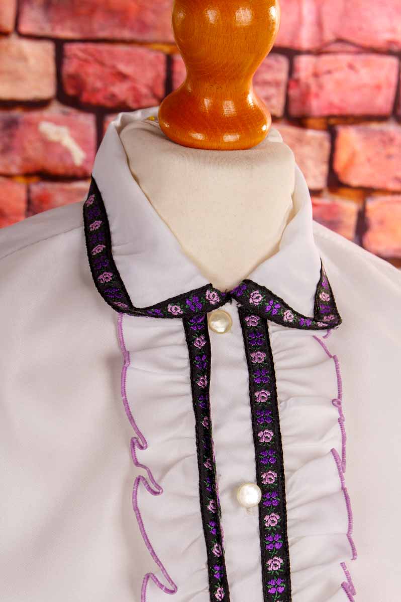 Rüschenbluse weiß + Borte